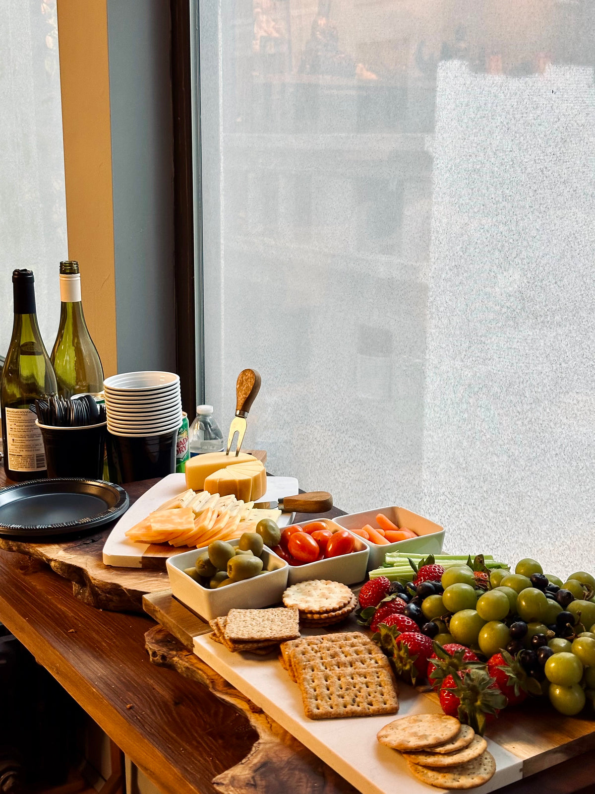 Sip & Plant Experience in NYC, terrarium making with drinks - KraftStories