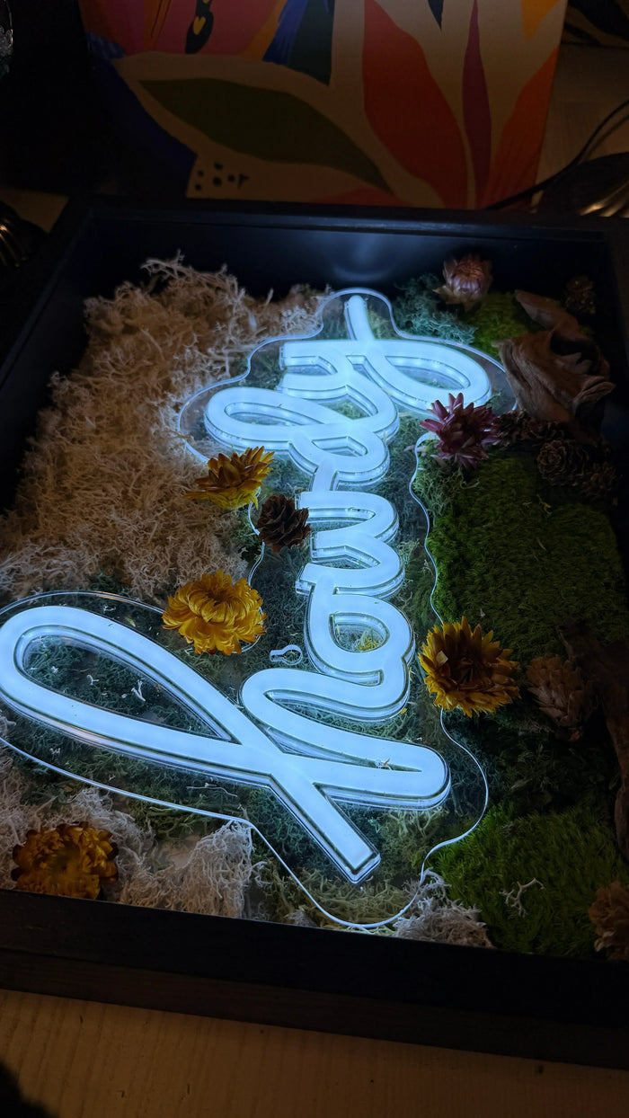 Neon sign and moss wall art workshop - KraftStories
