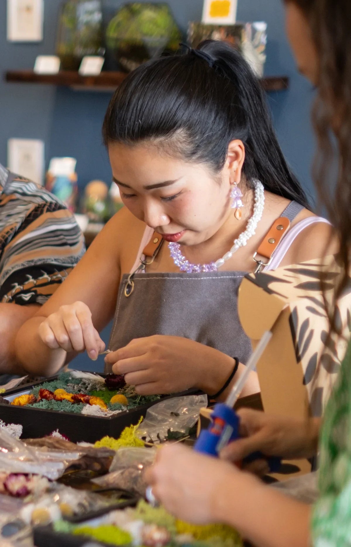 Arts & Craft Class, birthday party activity, private craft, date, Moss Wall Art Workshop in Honolulu - KraftStories