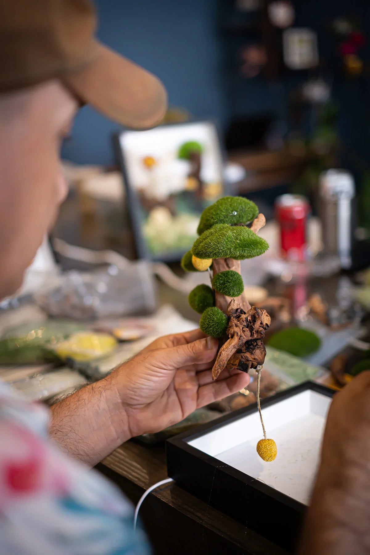 Arts & Craft Class, birthday party activity, private craft, date, Moss Wall Art Workshop in Honolulu - KraftStories