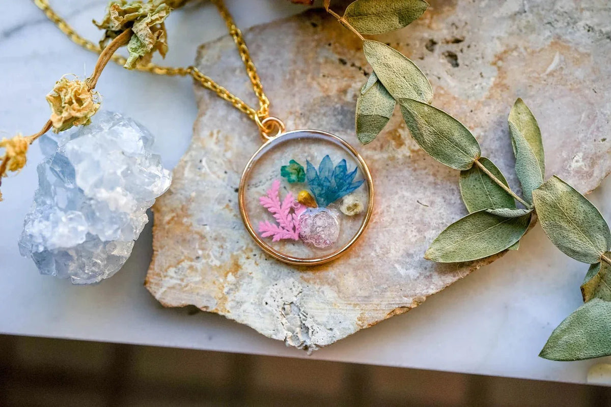 Arts & Craft Class, birthday party activity, date, team building, Resin Jewelry Making in Honolulu - KraftStories