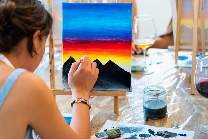 Arts & Craft Class, birthday party activity, date, team building, Sip & Paint Workshop in Honolulu - KraftStories