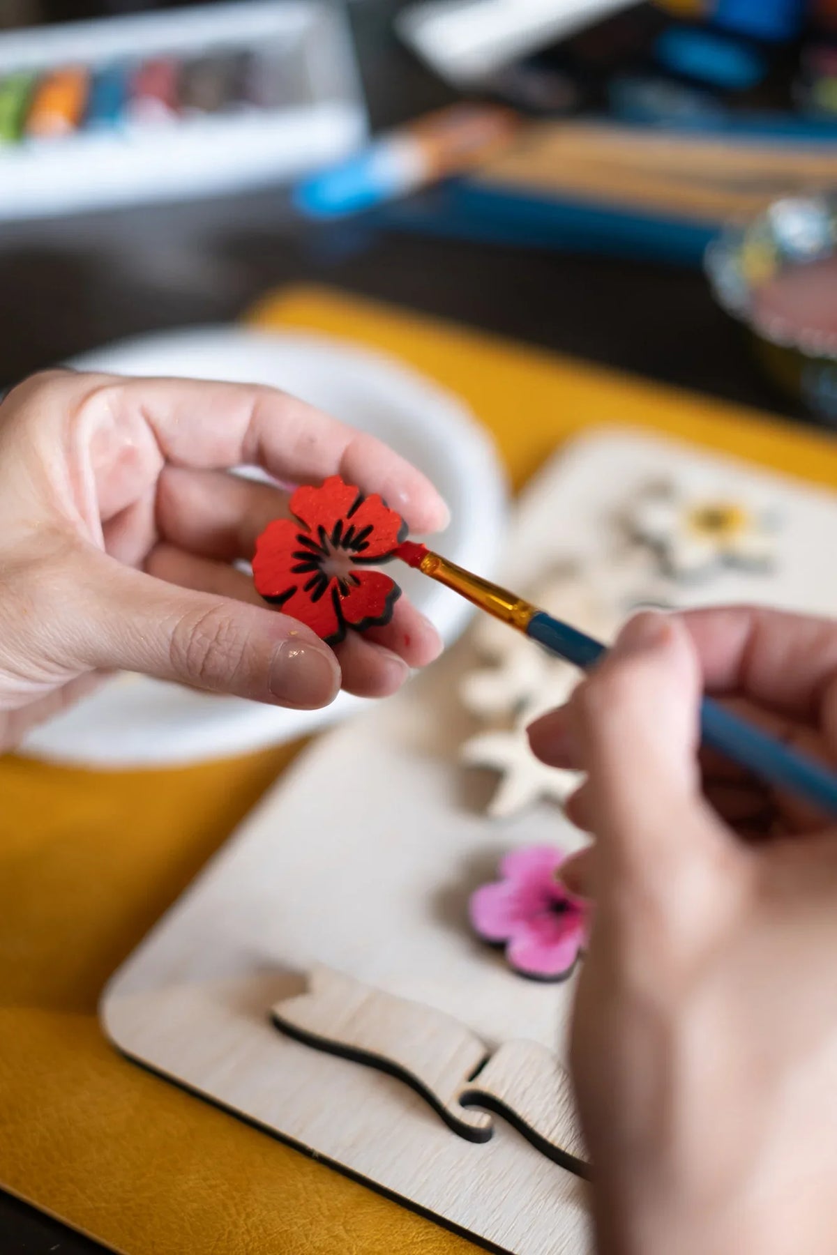 Lei Workshop, Hawaiian Craft Workshop, Quick Hawaiian Activity, Birthday Activity, Wooden Lei Making Class in Honolulu