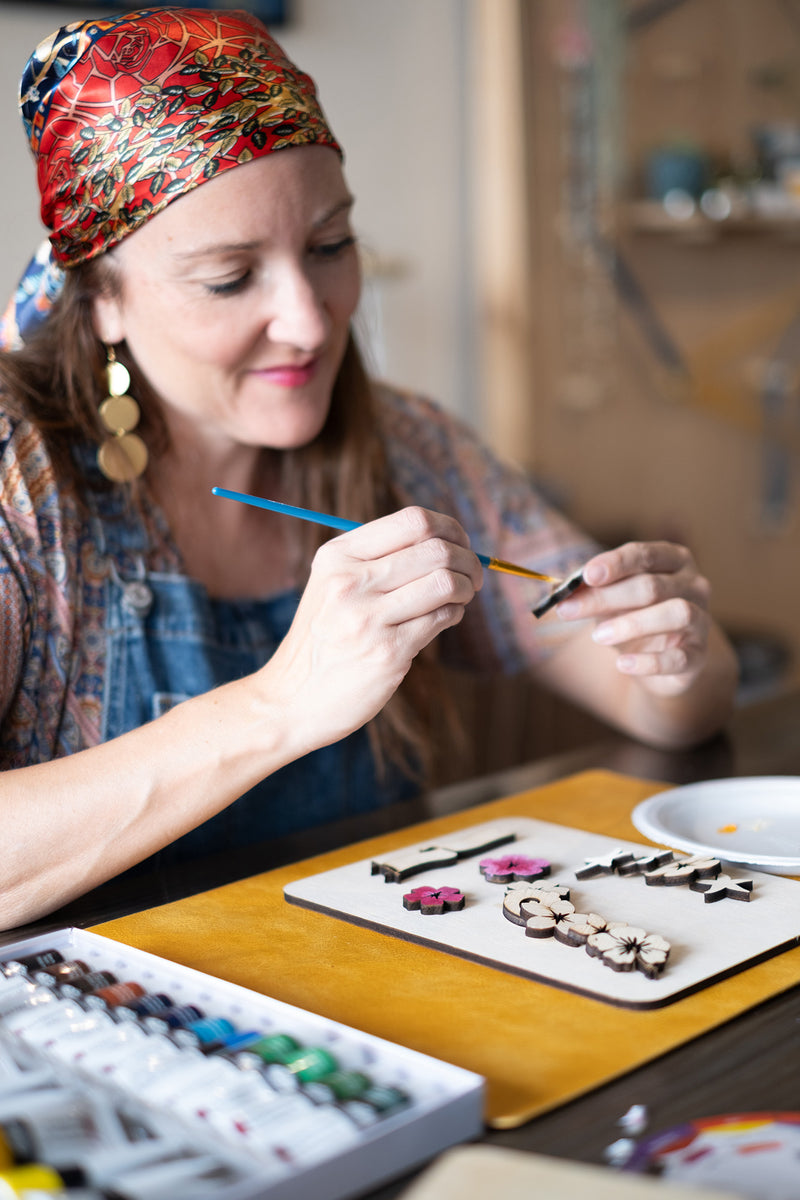 Lei Workshop, Hawaiian Craft Workshop, Quick Hawaiian Activity, Birthday Activity, Wooden Lei Making Class in Honolulu