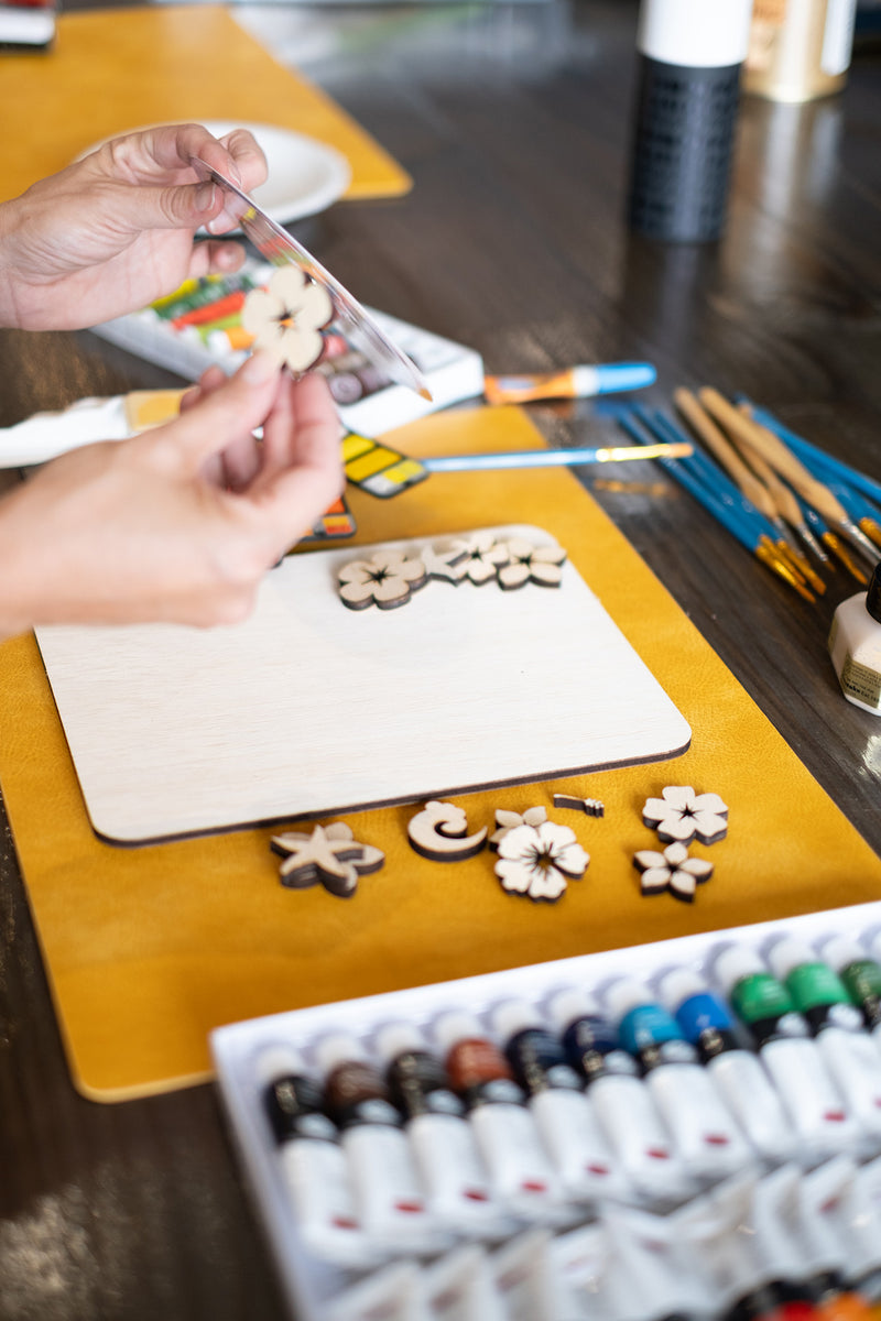 Lei Workshop, Hawaiian Craft Workshop, Quick Hawaiian Activity, Birthday Activity, Wooden Lei Making Class in Honolulu