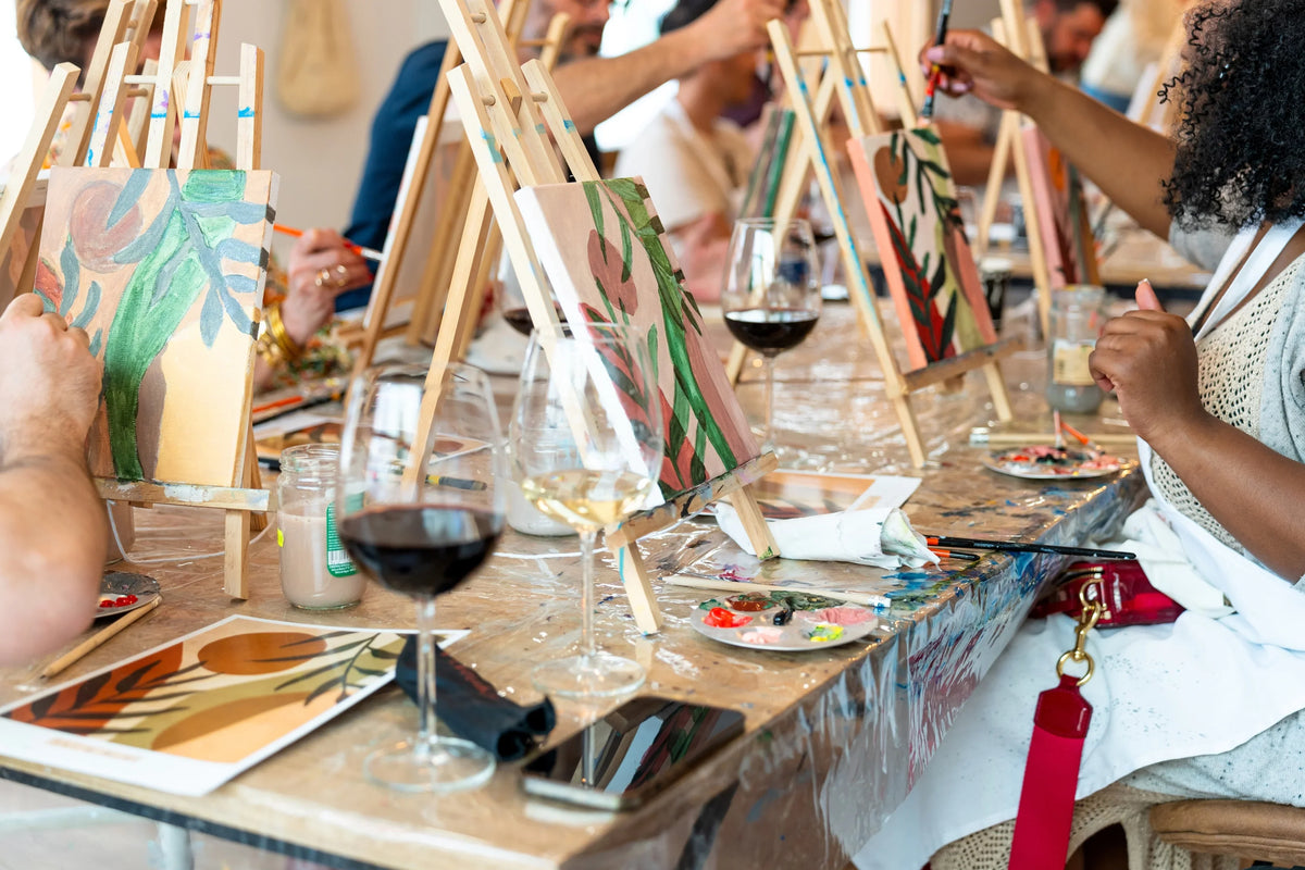 Arts & Craft Class, birthday party activity, date, team building, Sip & Paint Workshop in Honolulu - KraftStories