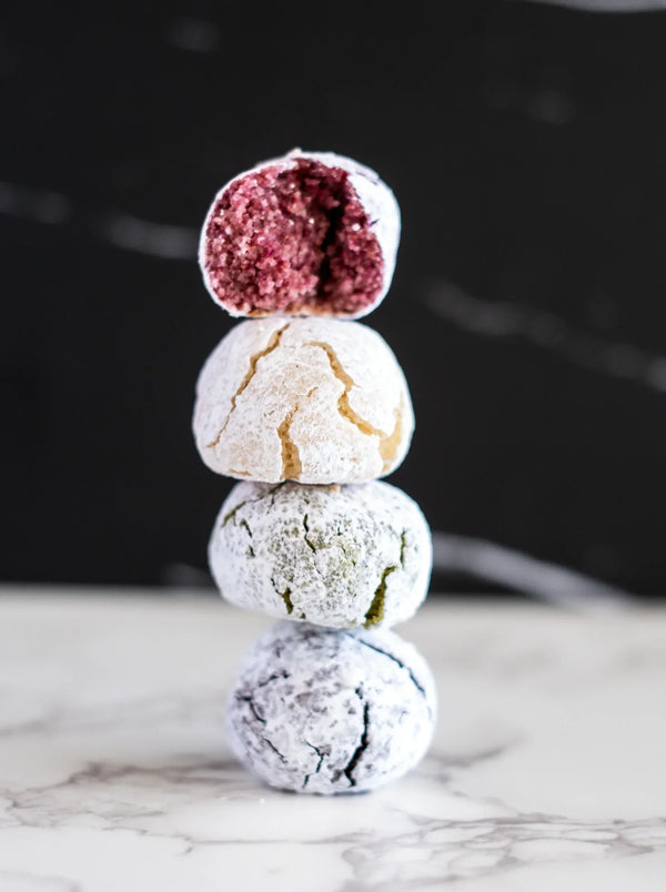 Amaretti Cookie Baking