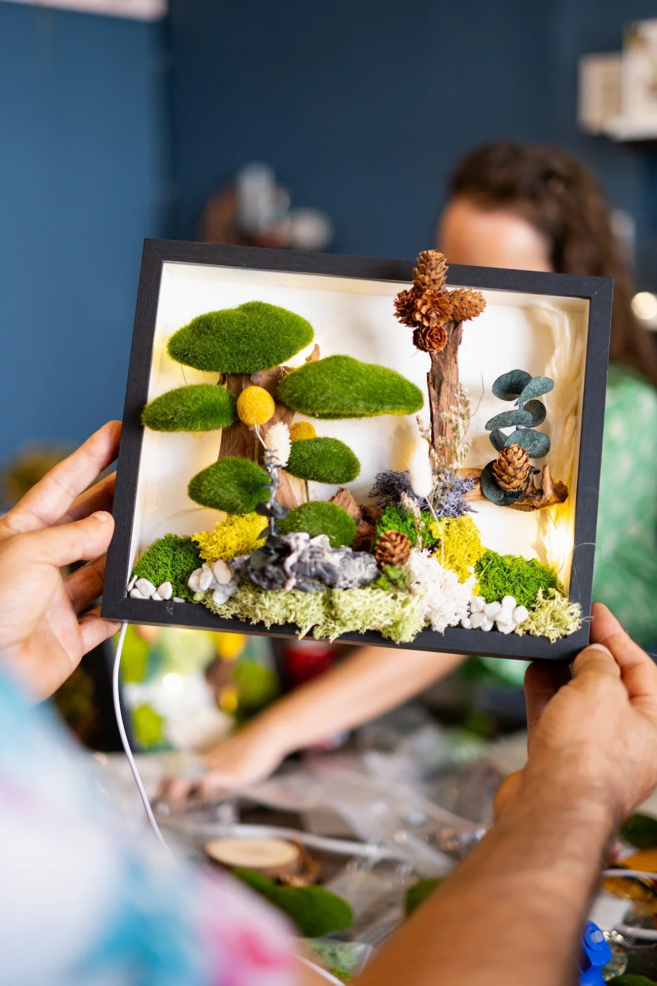Arts & Craft Class, birthday party activity, private craft, date, Moss Wall Art Workshop in Honolulu - KraftStories