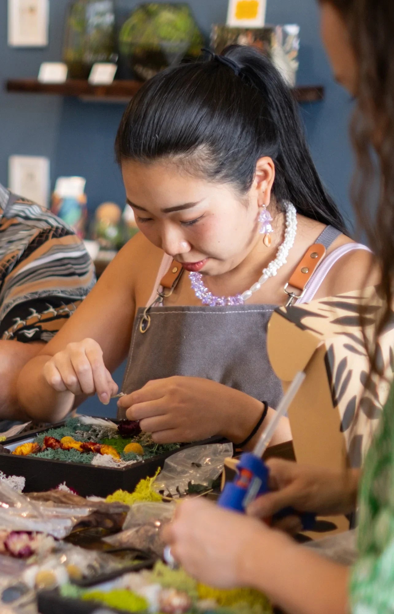 Arts & Craft Class, birthday party activity, private craft, date, Moss Wall Art Workshop in Honolulu - KraftStories