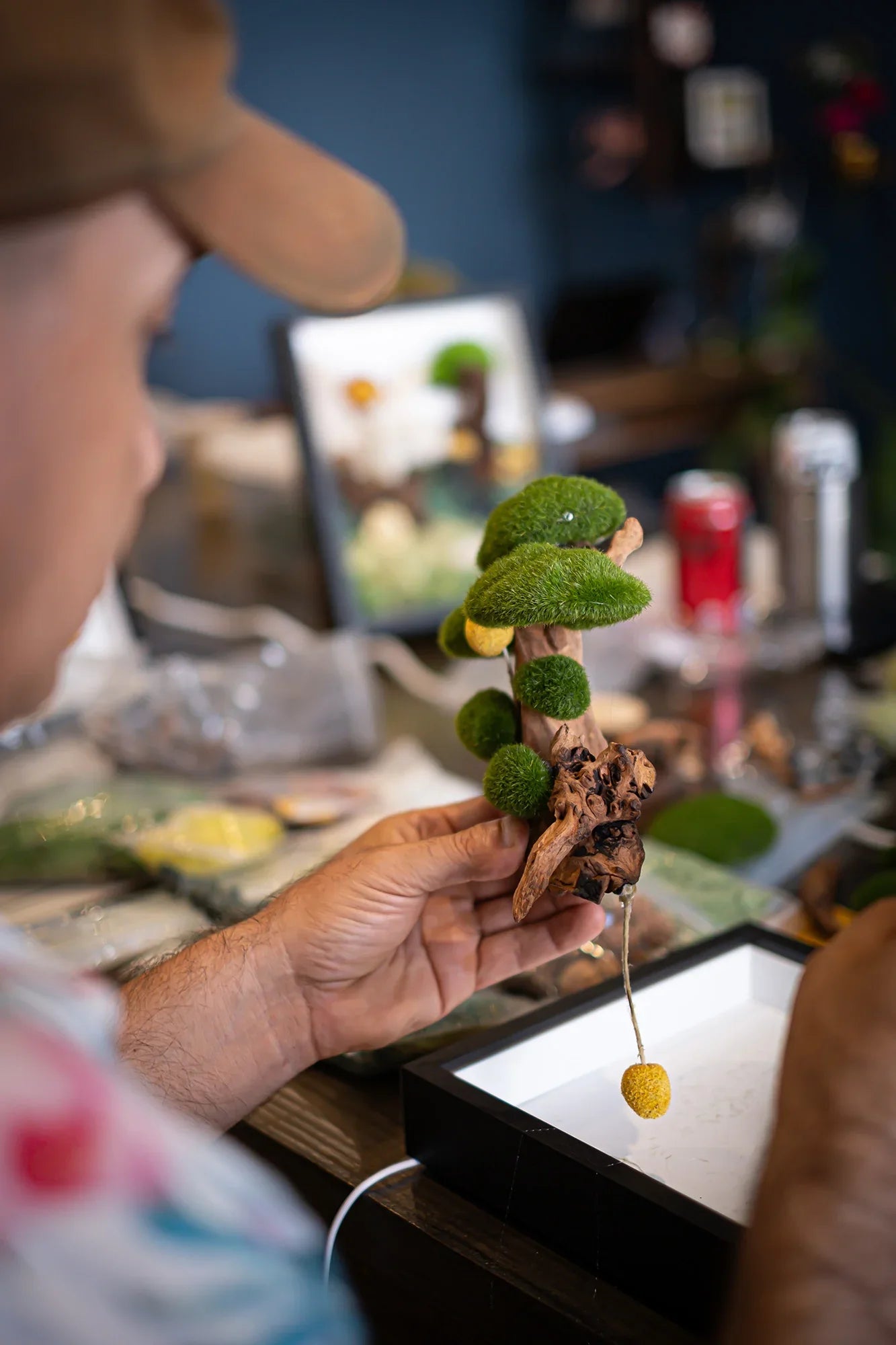 Arts & Craft Class, birthday party activity, private craft, date, Moss Wall Art Workshop in Honolulu - KraftStories