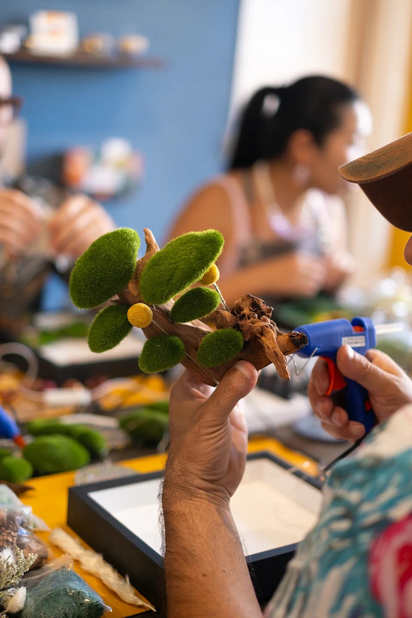 Arts & Craft Class, birthday party activity, private craft, date, Moss Wall Art Workshop in Honolulu - KraftStories