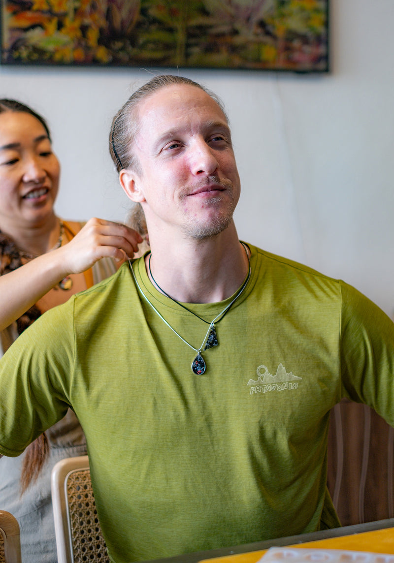Arts & Craft Class, birthday party activity, date, team building, Resin Jewelry Making in Honolulu - KraftStories