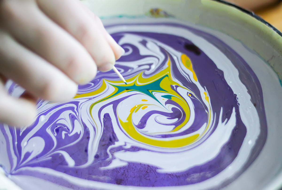 Paint on Water, Watch Patterns Appear