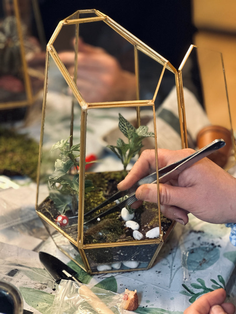 Arts & Craft Class New York, birthday activity, team building in nyc, Wardian Case Terrarium Workshop in NYC - KraftStories
