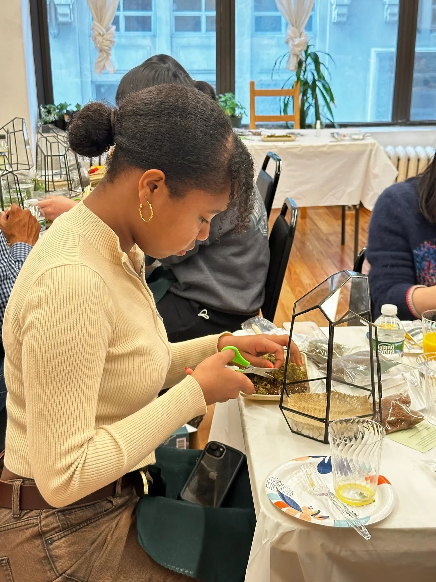 Arts & Craft Class New York, birthday activity, team building in nyc, Wardian Case Terrarium Workshop in NYC - KraftStories