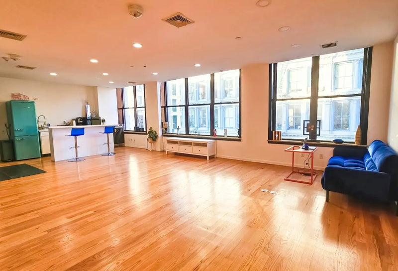 Best for: Small Teams, After-Work, Cozy Vibe