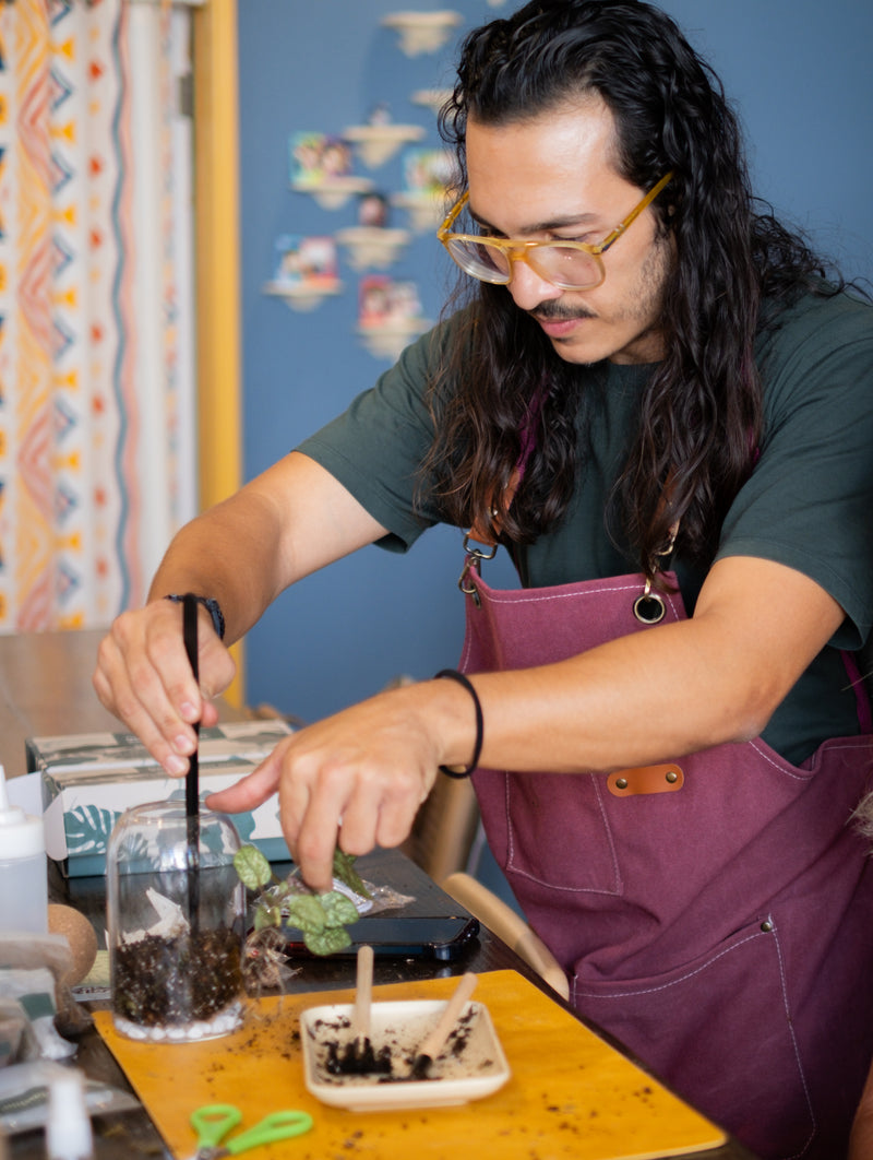 Arts & Craft Class New York, birthday, date idea, team building NYC, Self-Sustaining Terrarium Workshop - KraftStories