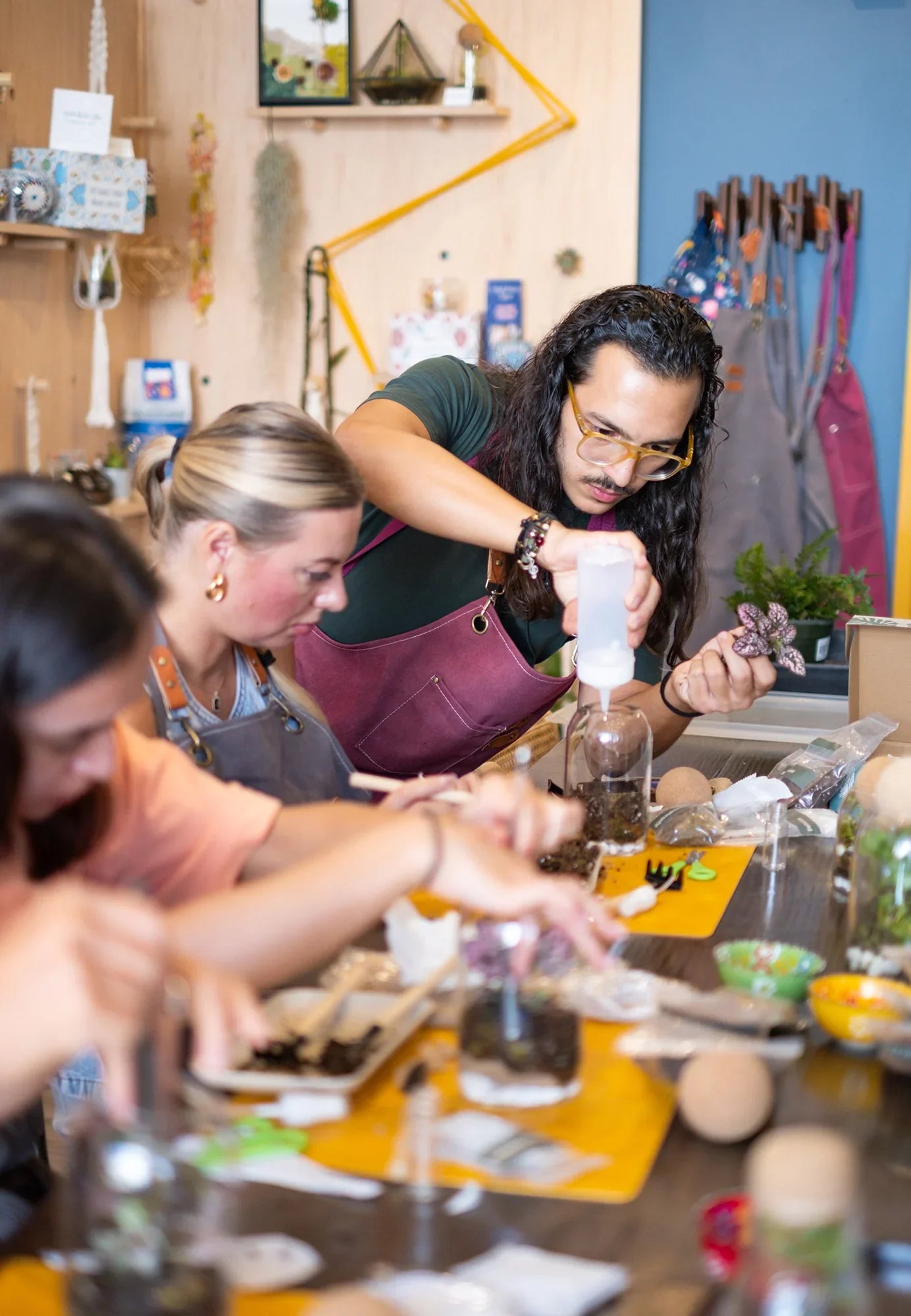 Arts & Craft Class Honolulu, birthday party activity, date, team building, Build a Self-Sustaining Terrarium - KraftStories