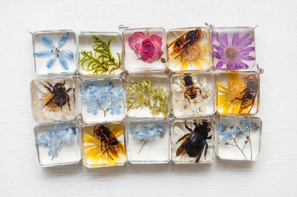 Virtual Arts & Craft Class, birthday party activity, virtual team building, Resin Jewelry Making Workshop - KraftStories