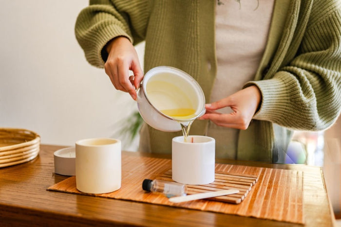 Pour & set the wick